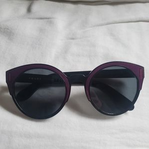 Prada sunglasses. Authentic barely worn black pink and purple sunnies 😎